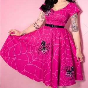 *SOLD* Vixen Vanity Fair Pinky Spider